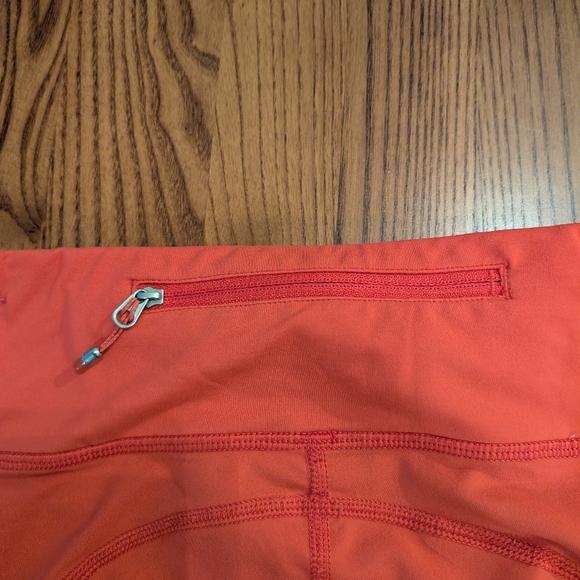 Lululemon Orange Capri Leggings, Size 4 - Picture 4 of 8